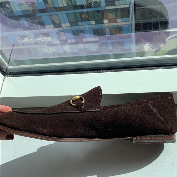 Gucci Men's Brown Suede Loafers with Gold Horsebit - Picture 4 of 9